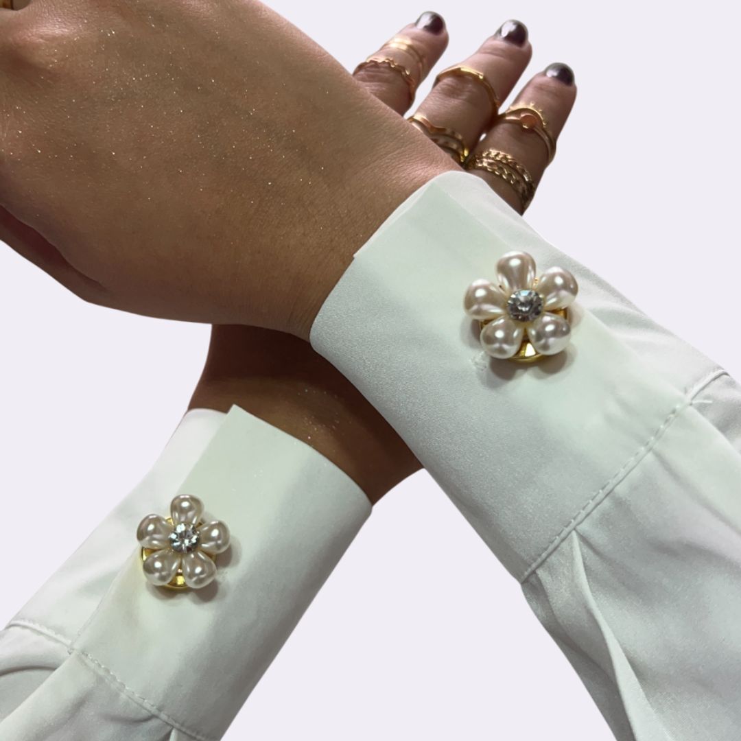 Petaline™ – Shirt Clasp for Elegant Touches  (35% Off)