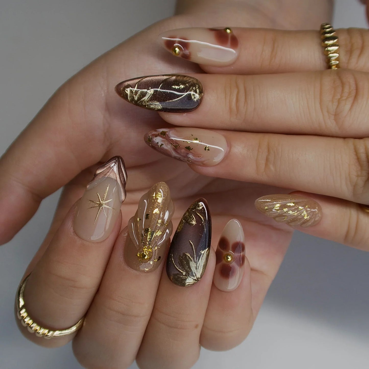 Aurabella™ – Golden Almond Shaped Nail Set (50% Off)