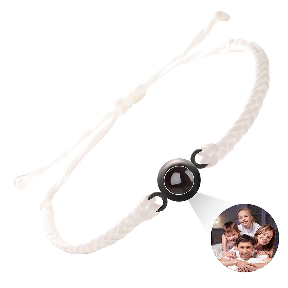 Amoura™ – Personalized Projection Bracelet for Cherished Moments