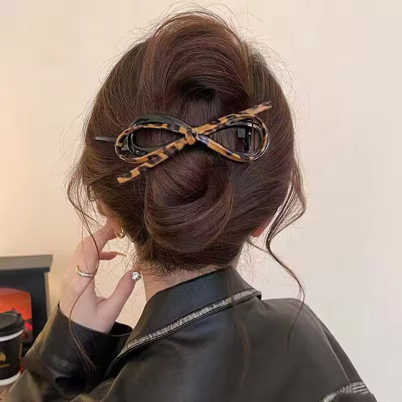 Velverra™ – PU Leather Bow Hair Clip (1+1 Free)