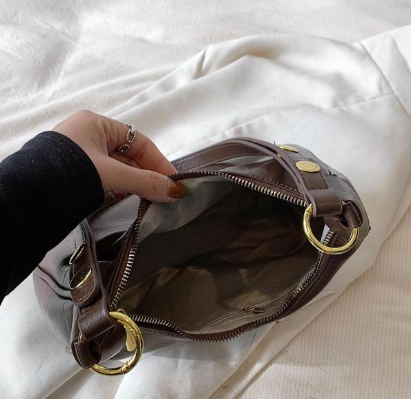Selvaya™ – Crescent Shoulder Bag in Supple Leather (50% Off)