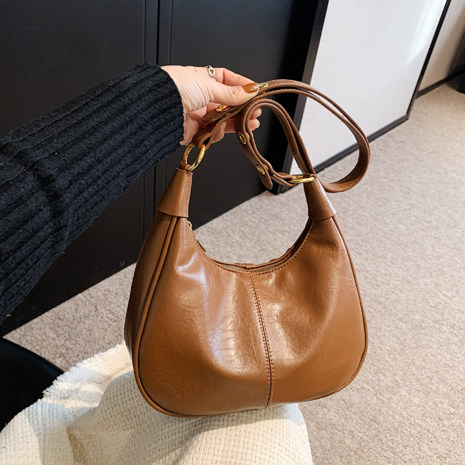 Selvaya™ – Crescent Shoulder Bag in Supple Leather (50% Off)