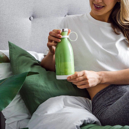 Vitablend™ - Portable Blender for Cool, Healthy Drinks Anywhere (60% Off)