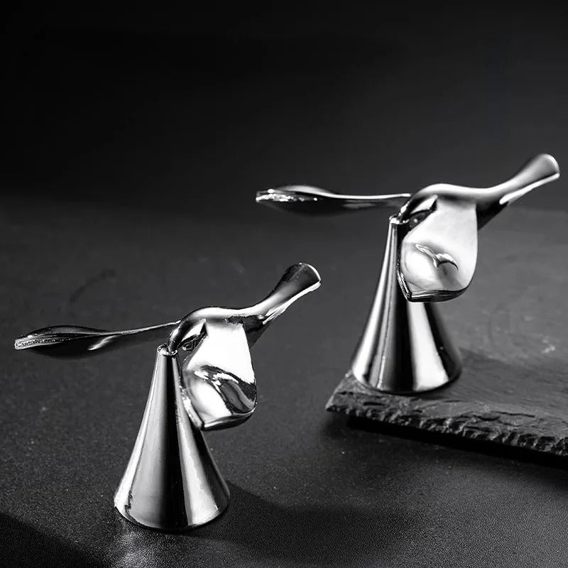 Aviro™ - Balancing Bird Bottle Opener (50% Off)